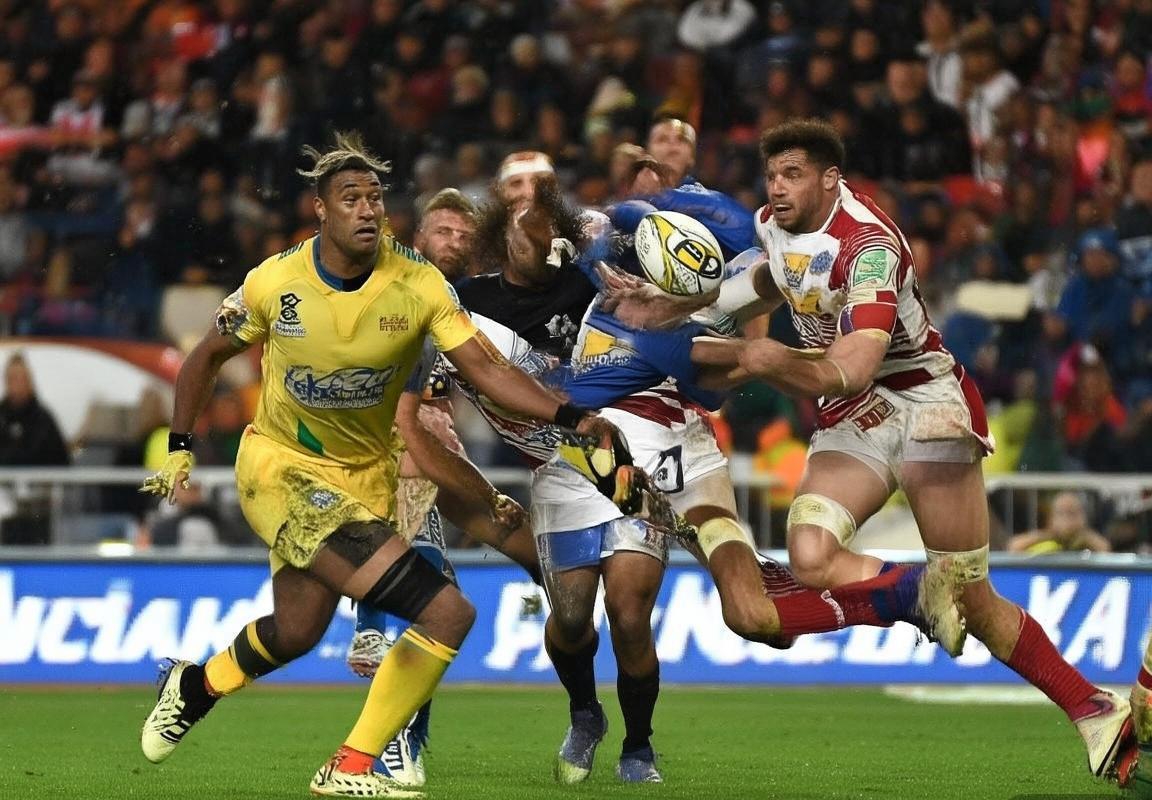 澳超激情对决：保尼白鹰VS悉尼，球迷狂热见证赛事精彩(图1)